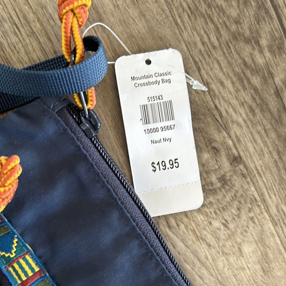 NWT LL Bean Mountain Classic Crossbody Bag - Picture 2 of 3